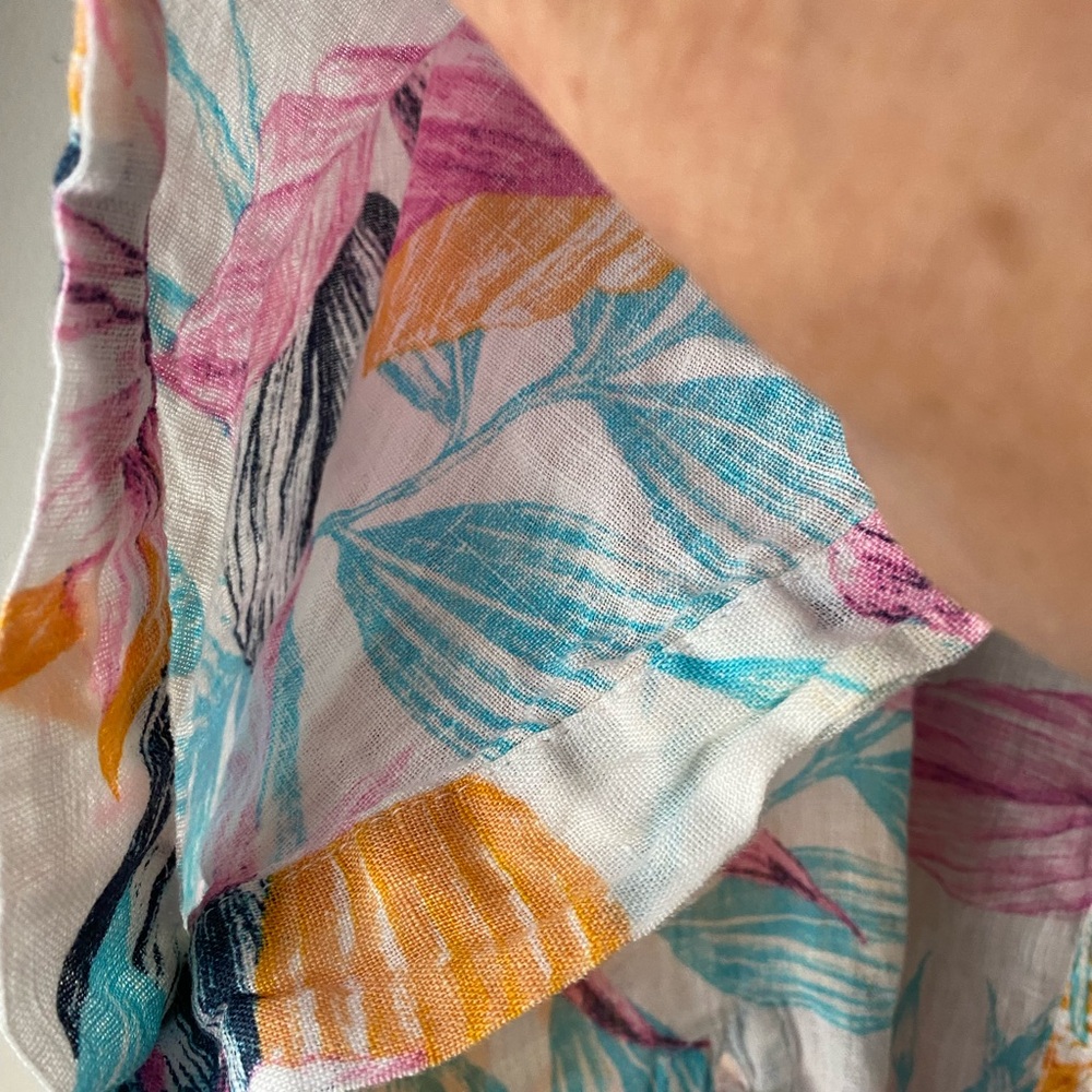 Excellent used condition beach/pool coverup. - Picture 3 of 10
